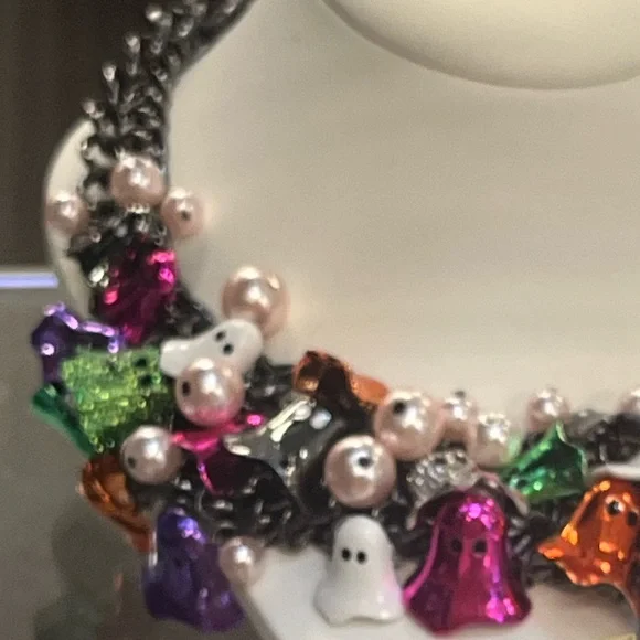 NWT ⚜️🖤⚜️ Betsey Johnson 2025 Limited Edition Ghost Charm Statement Necklace - Picture 15 of 16